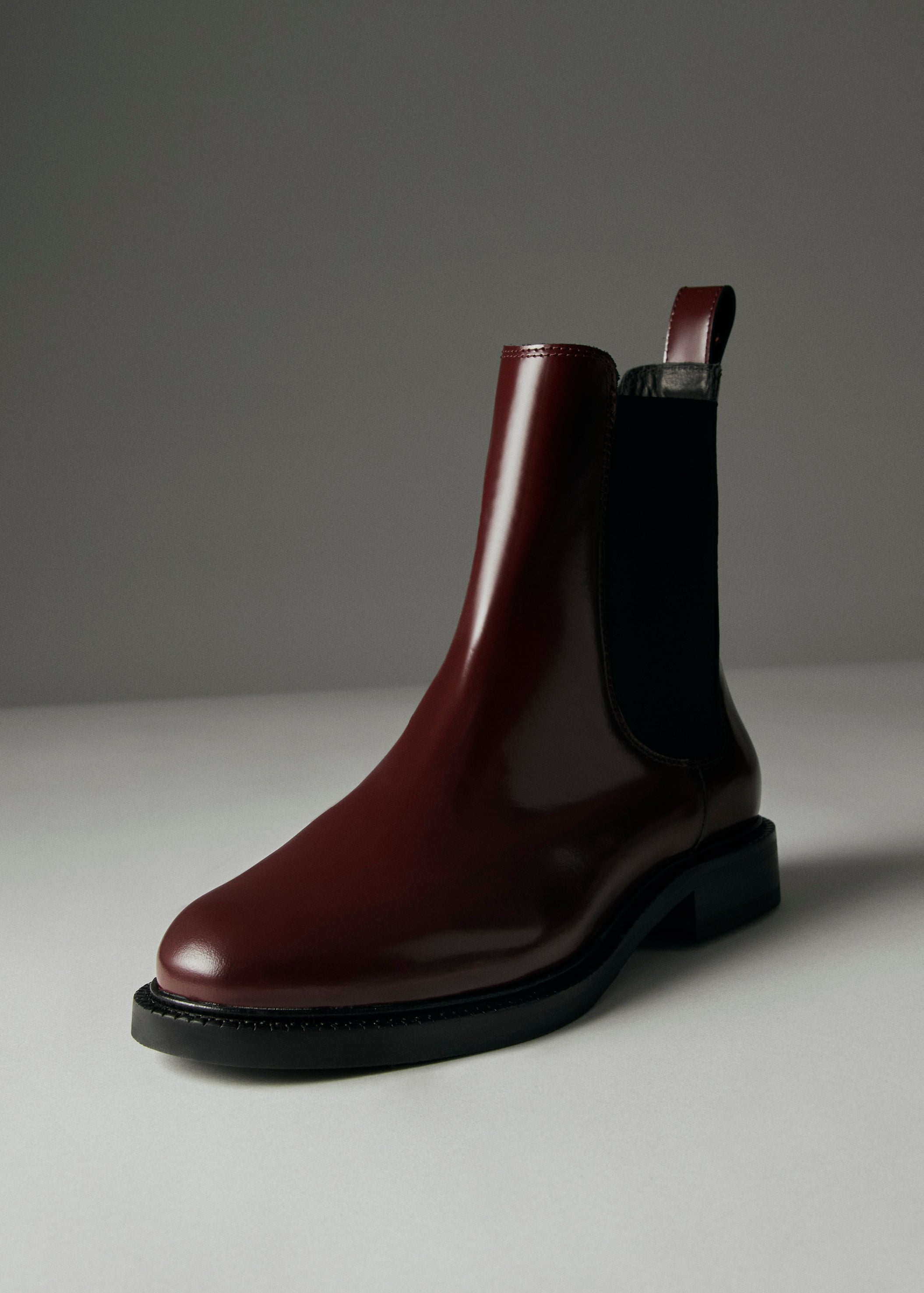 Burgundy leather 2025 chelsea boots