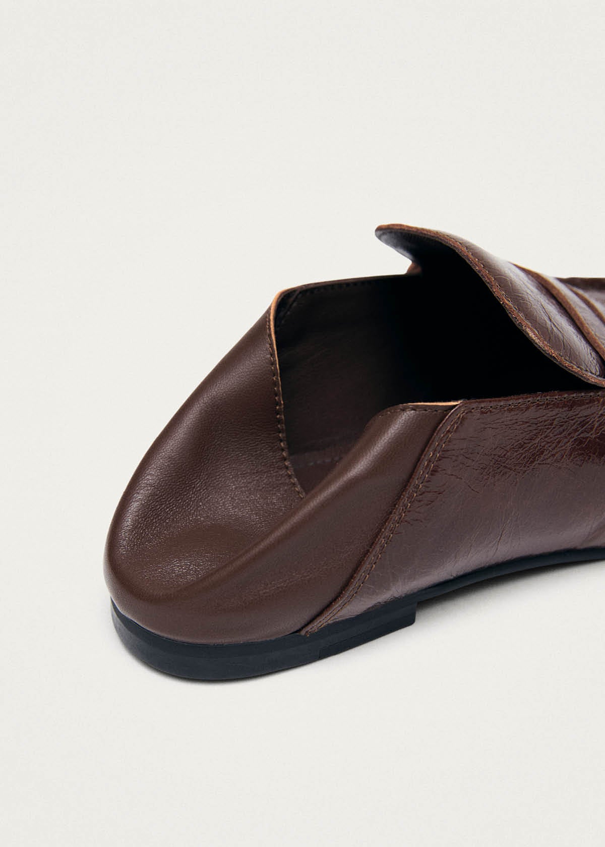 Aven Mule Charol Color Marrón Cuero Mocasines