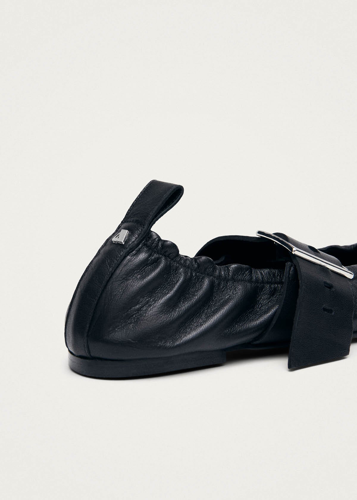 Sarea Schwarze Leder-Ballerinas