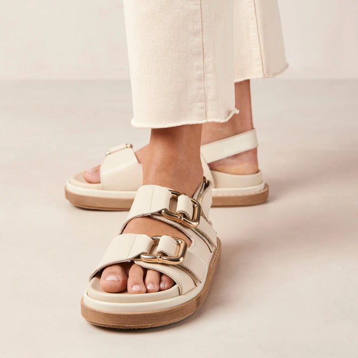 ALOHAS Sandals