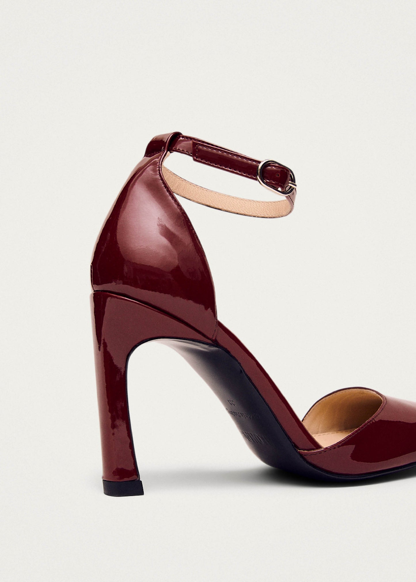 Liebe Onix Burgundy Leather Pumps