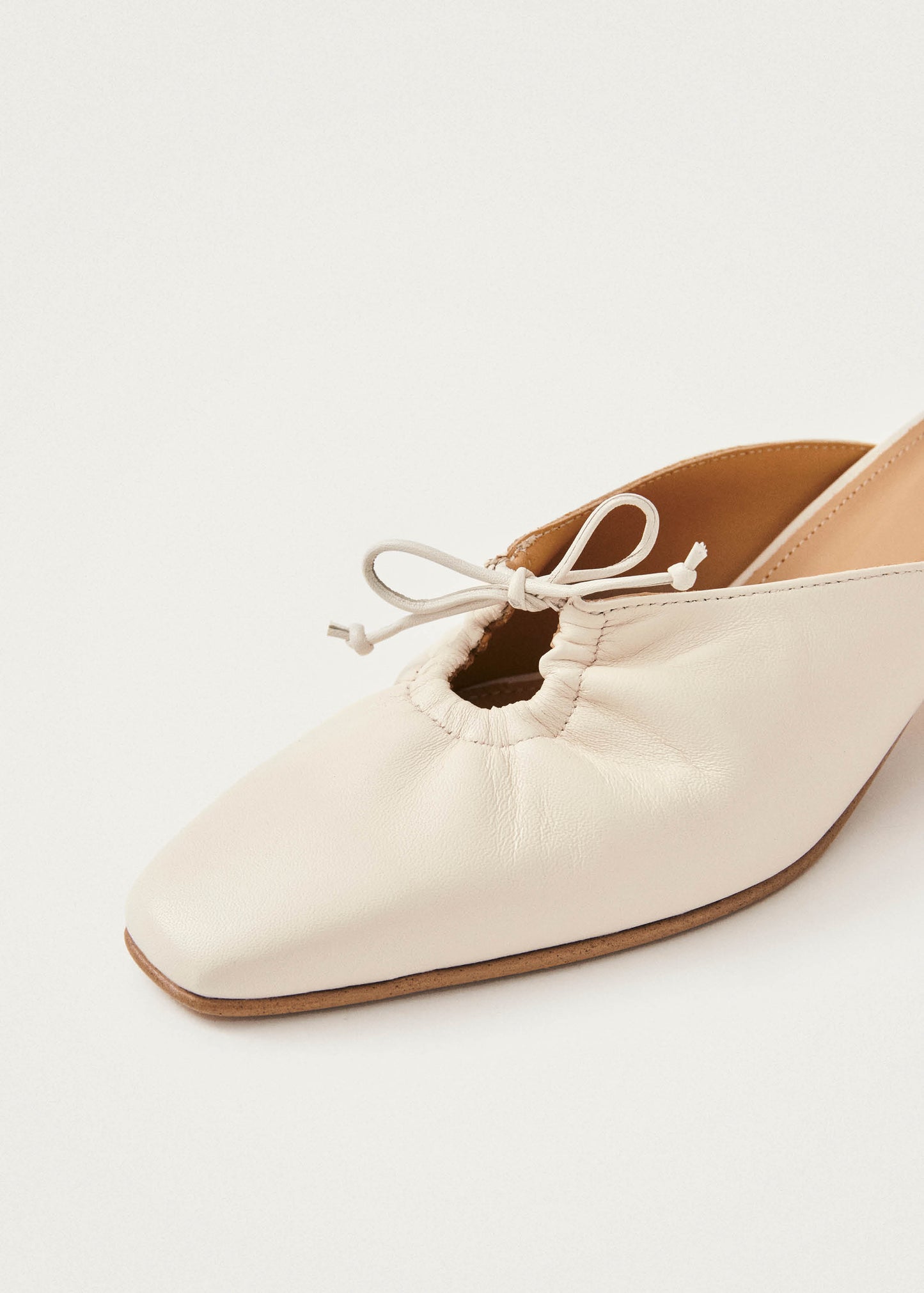 Amar Mules de Piel Color Crema