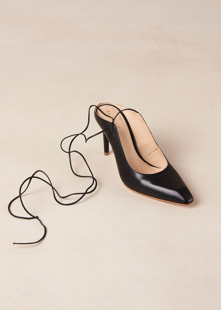 Avery Black Leather Pumps