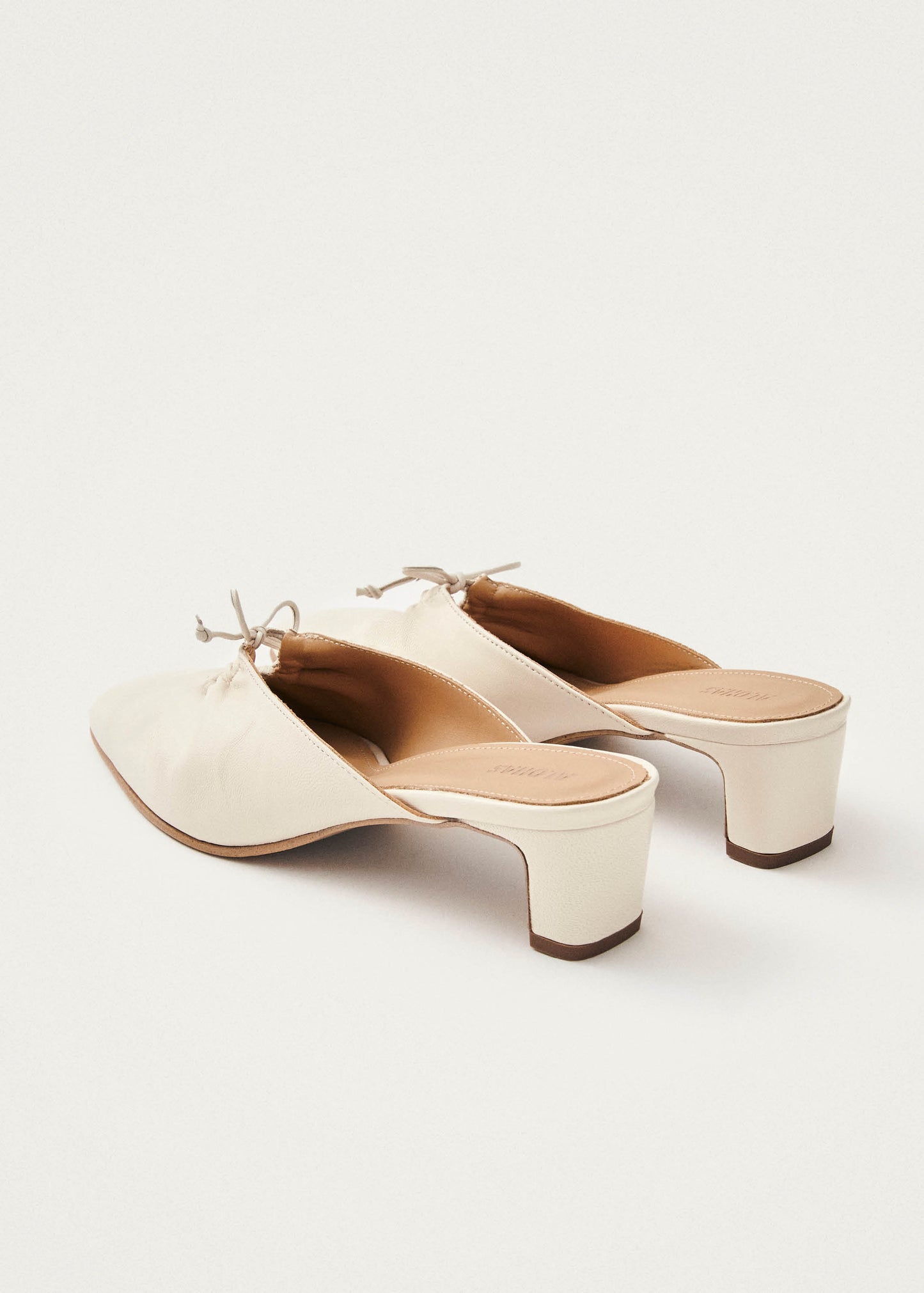 Amar Mules de Piel Color Crema