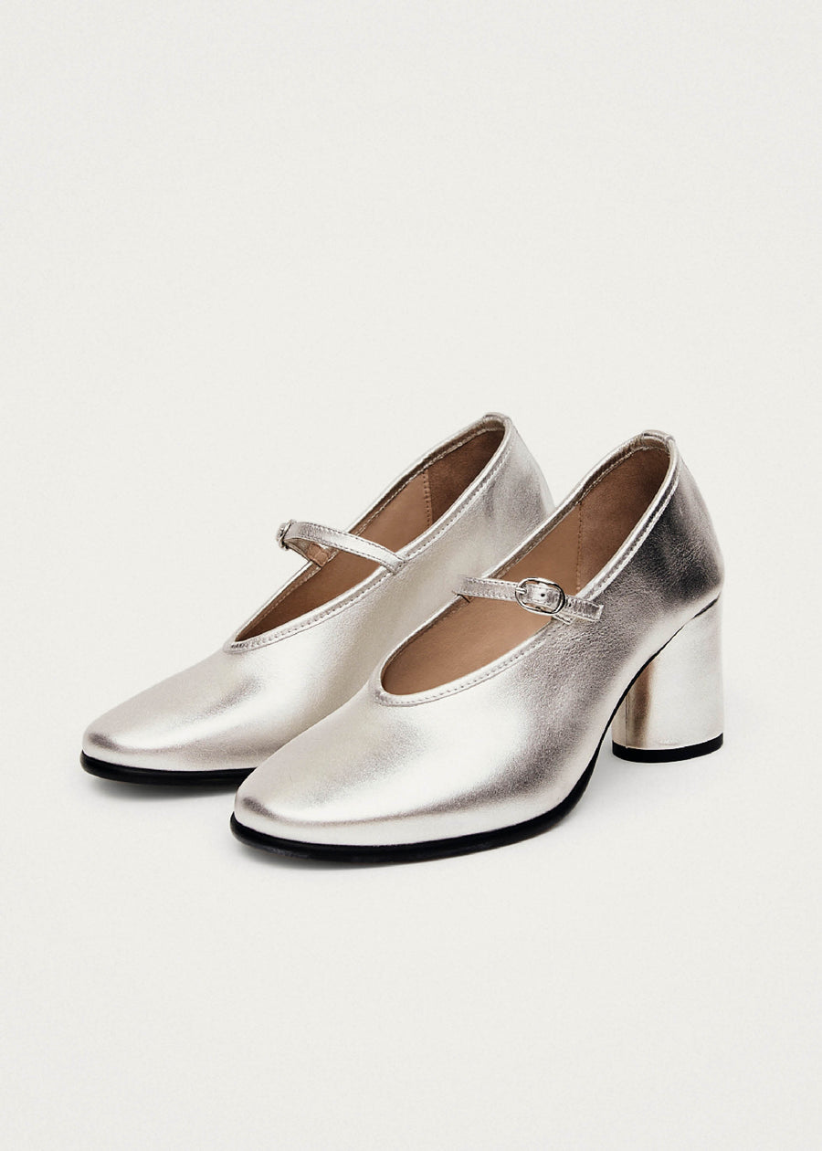 Esha Shimmer Silver Leather Pumps