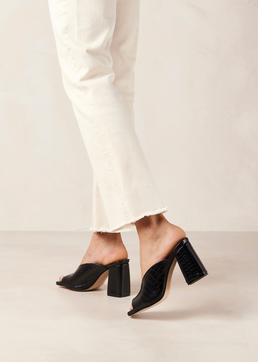 Frenchie Alli Black Heeled Mules ALOHAS