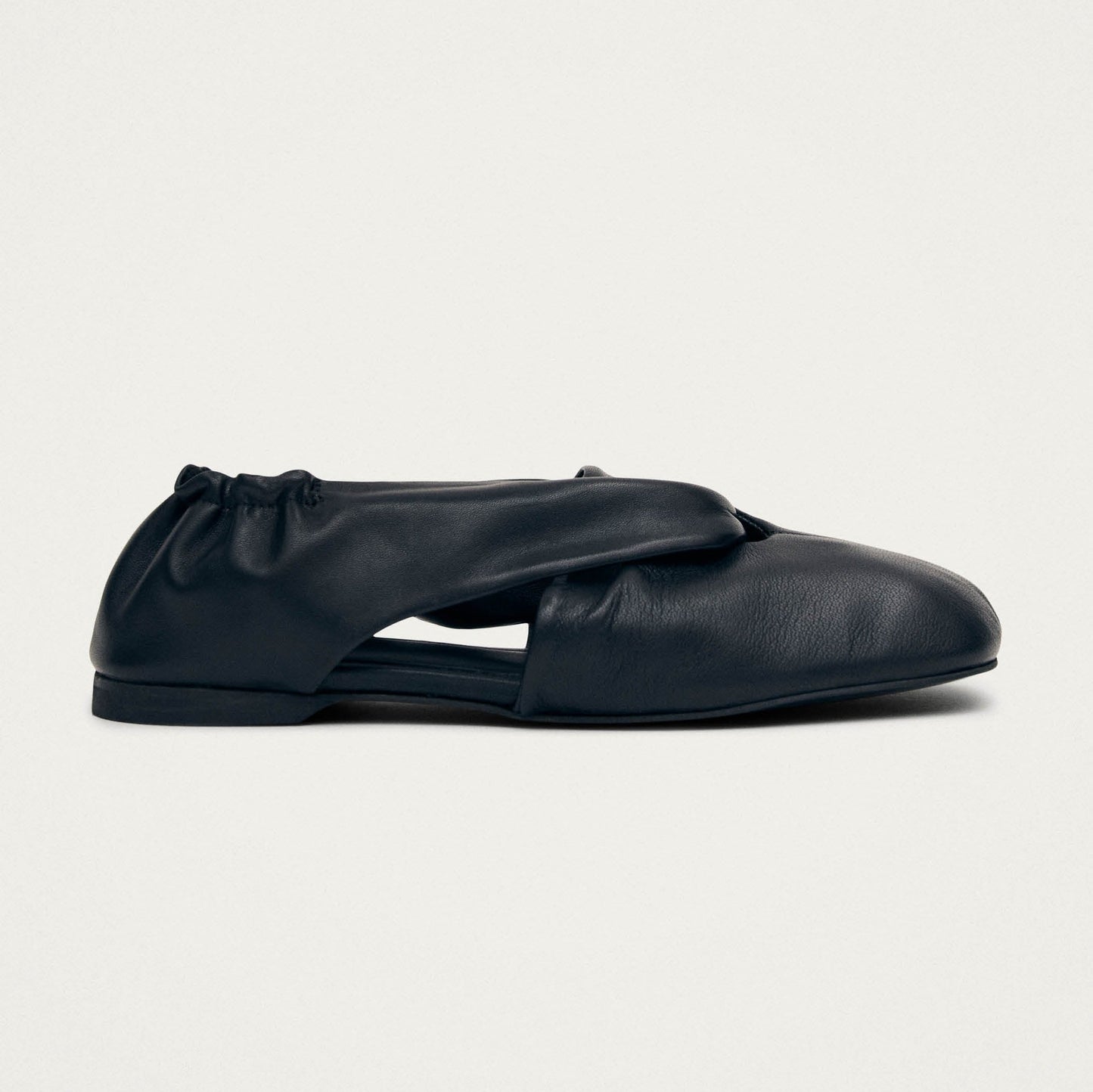 Alaula Black Leather Ballet Flats