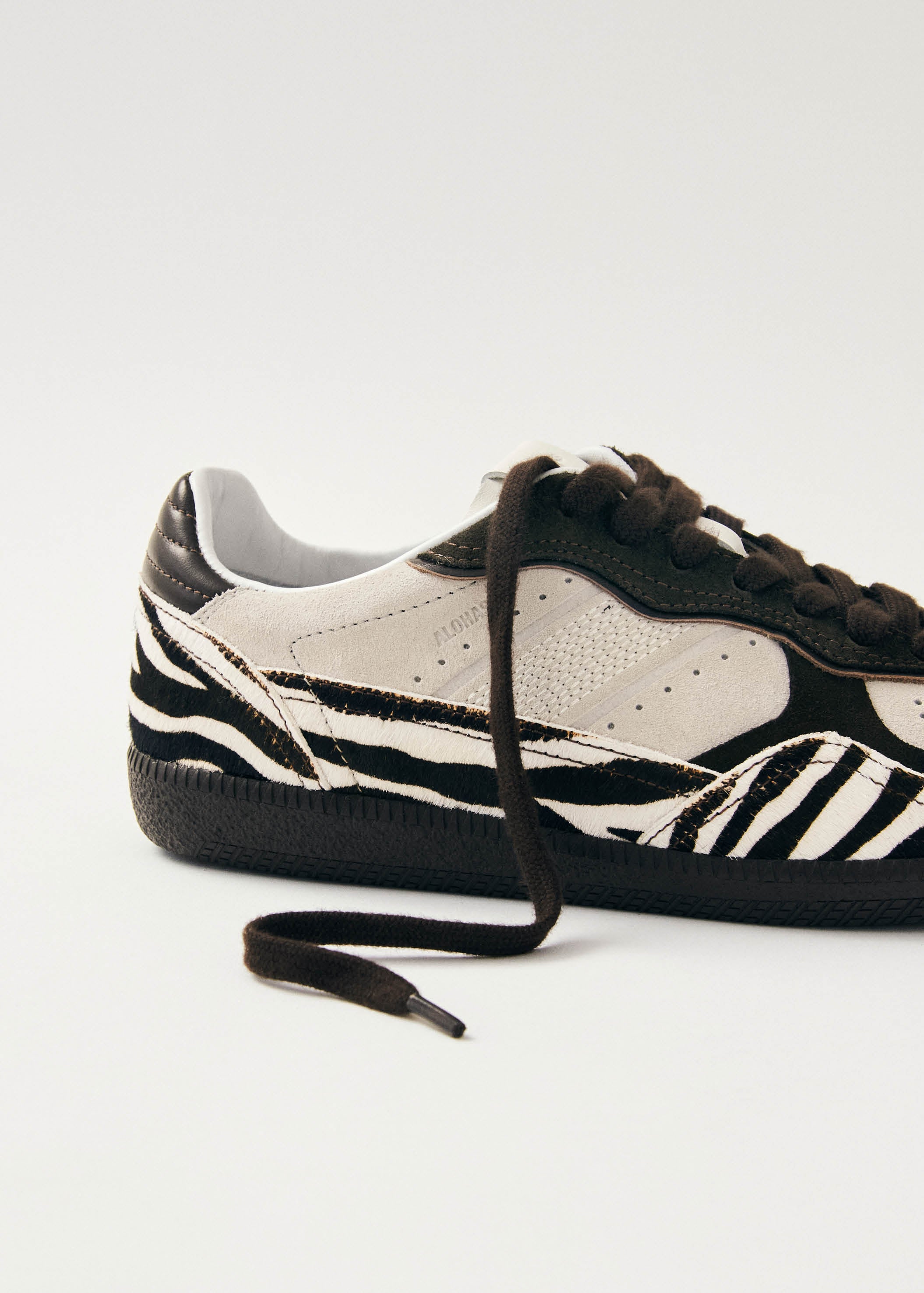 ☆aloha☆ Kickin' back in color ✨ #AlohasShoes @alohas