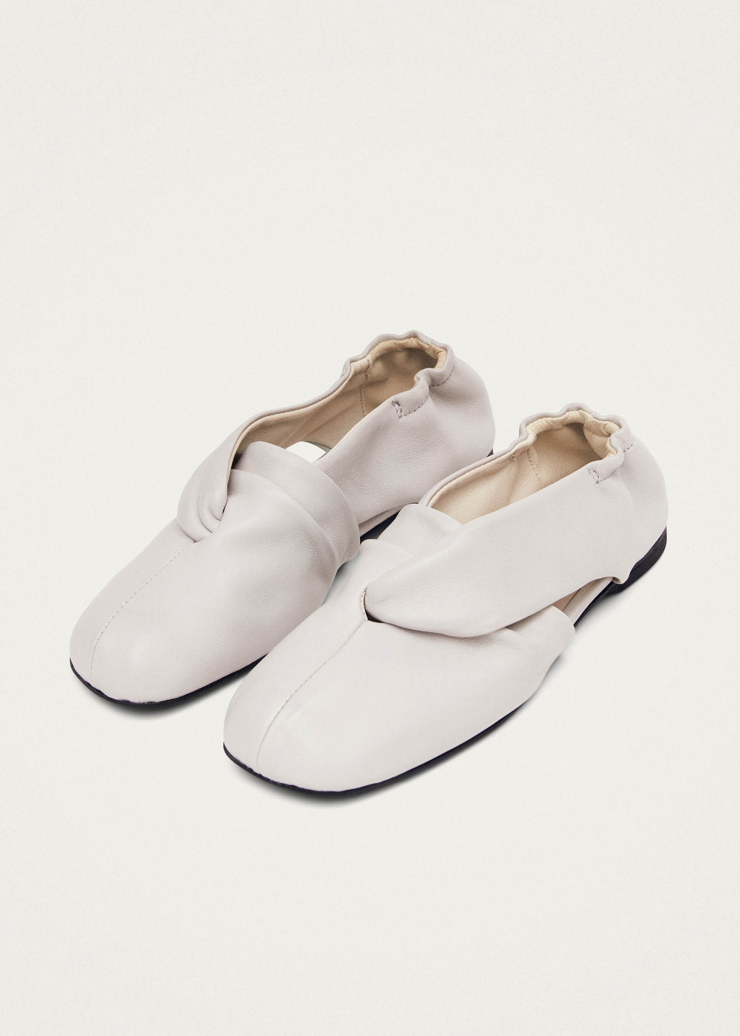 Alaula Light Grey Leather Ballet Flats