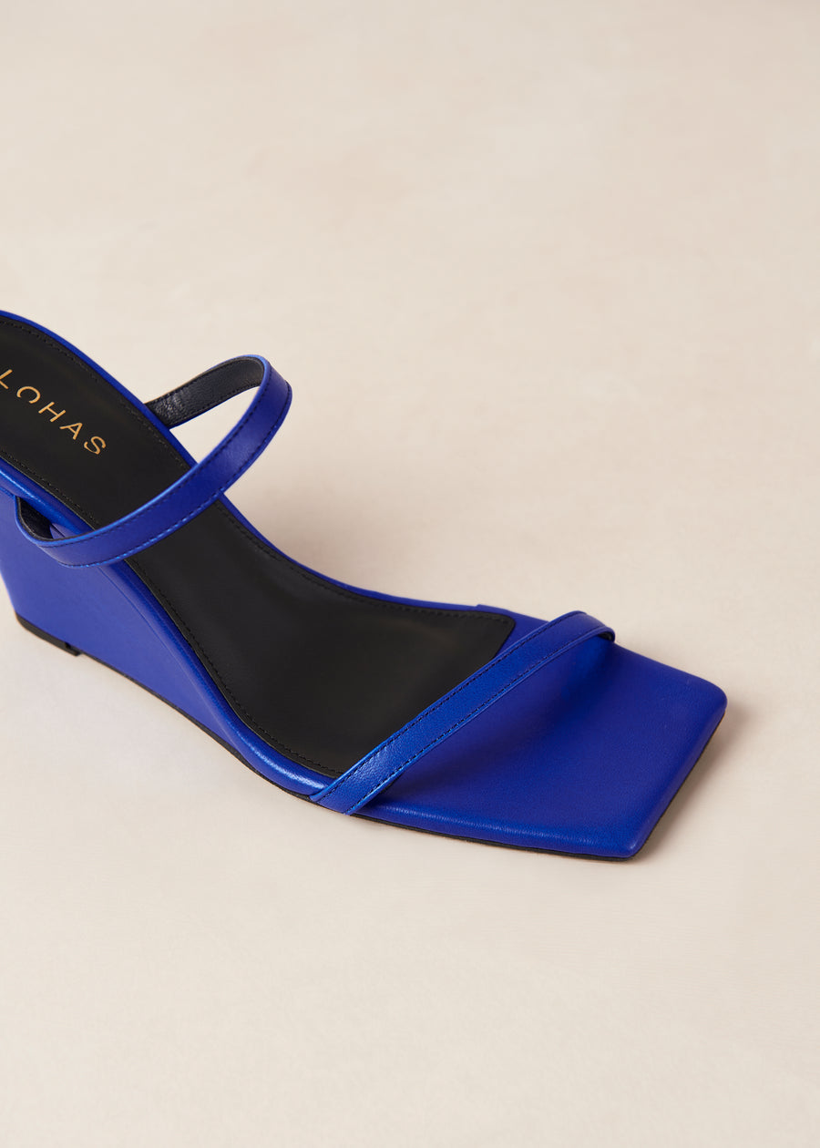 Paixao Blue Leather Sandals