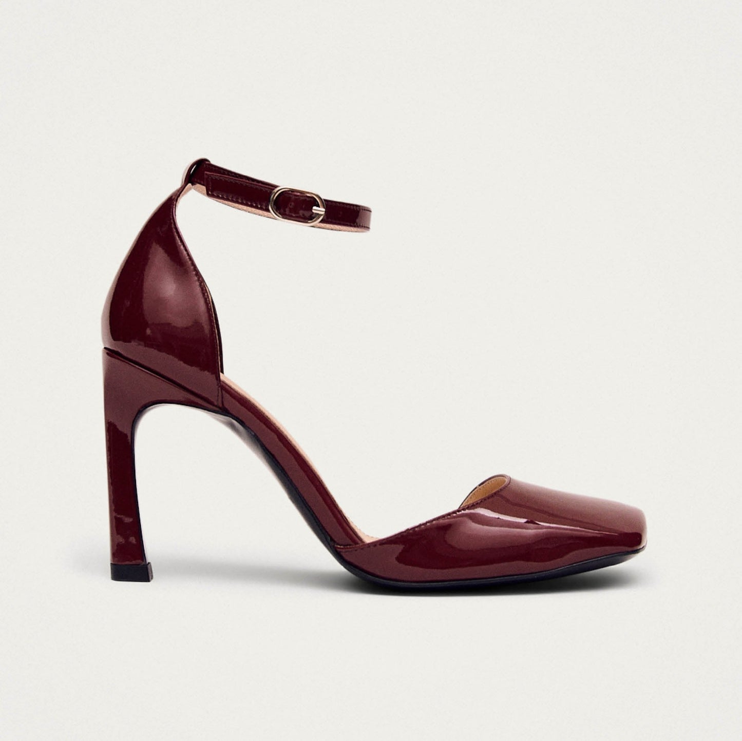 Liebe Onix Burgundy Leather Pumps