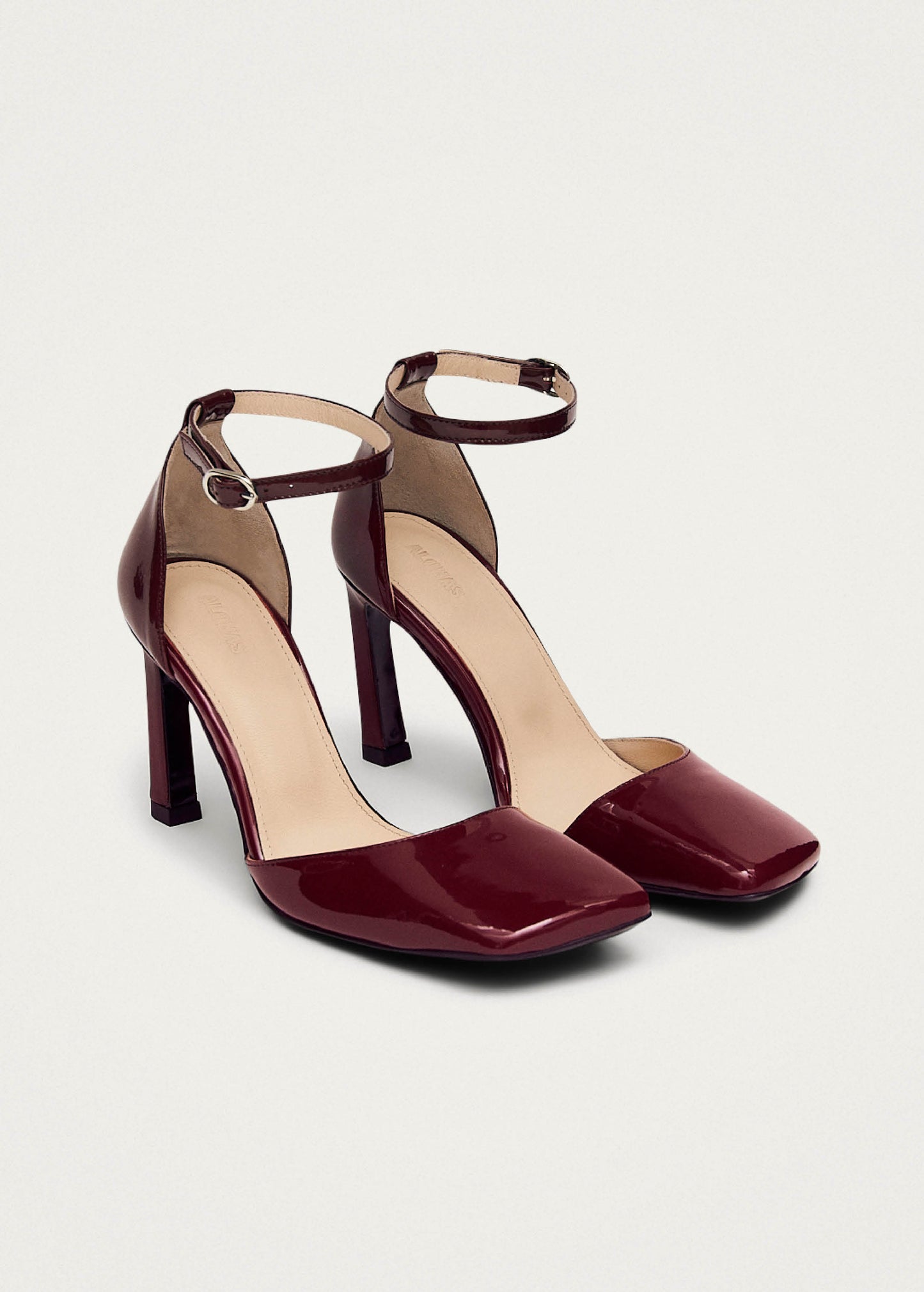 Liebe Onix Burgundy Leather Pumps