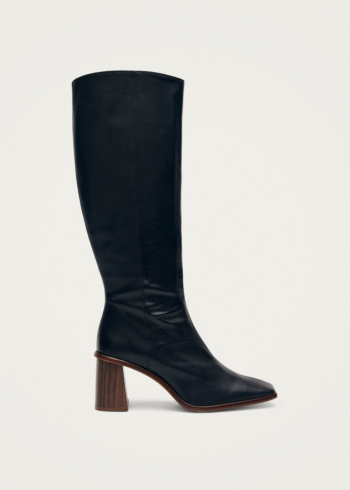 East Bottes en cuir noir