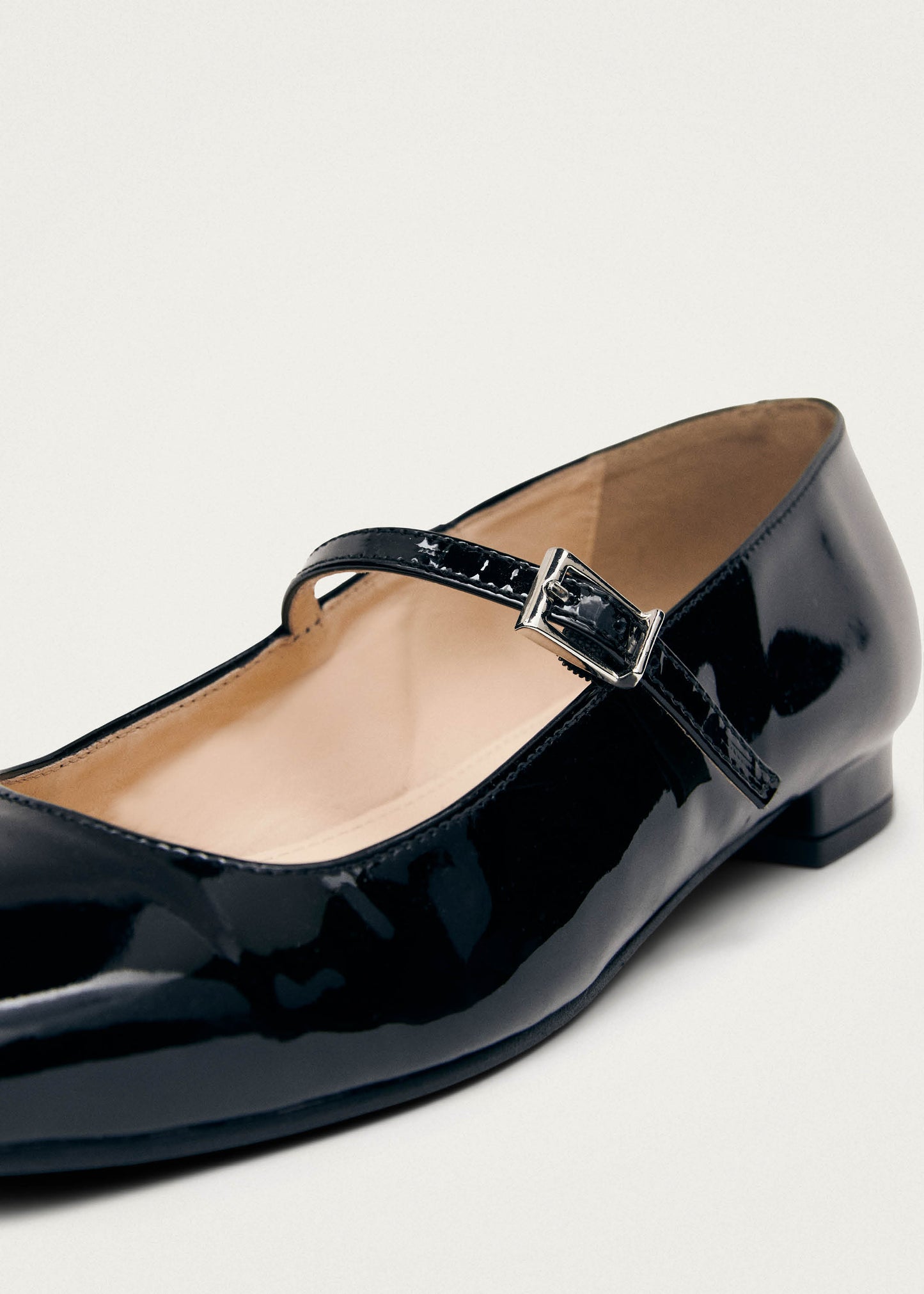 Por Do Sol Onix Black Leather Ballet Flats