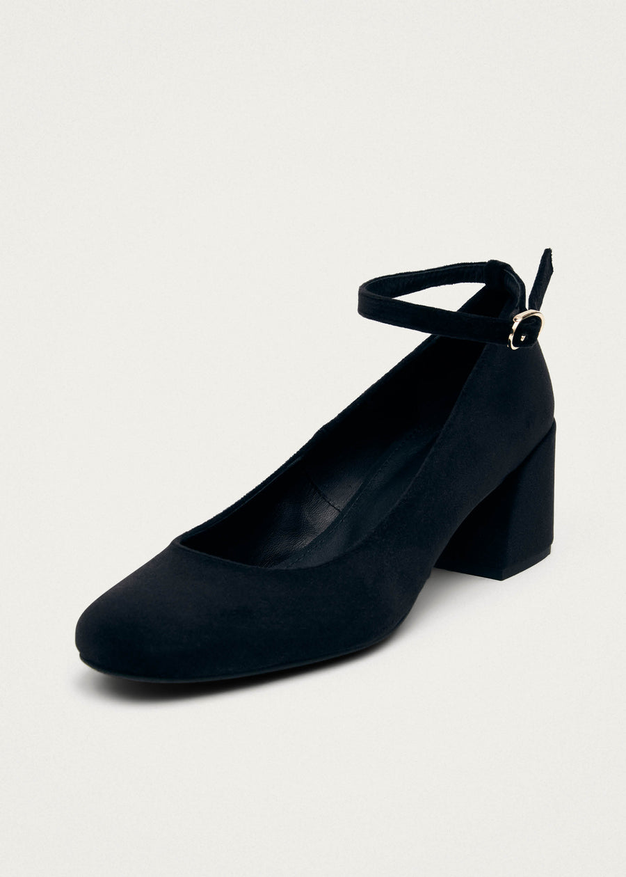 Antoine Velvet Black Pumps