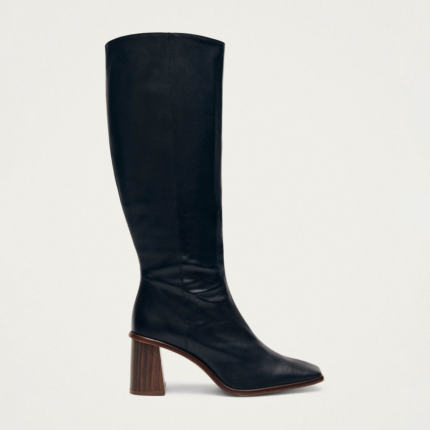 East Bottes en cuir noir