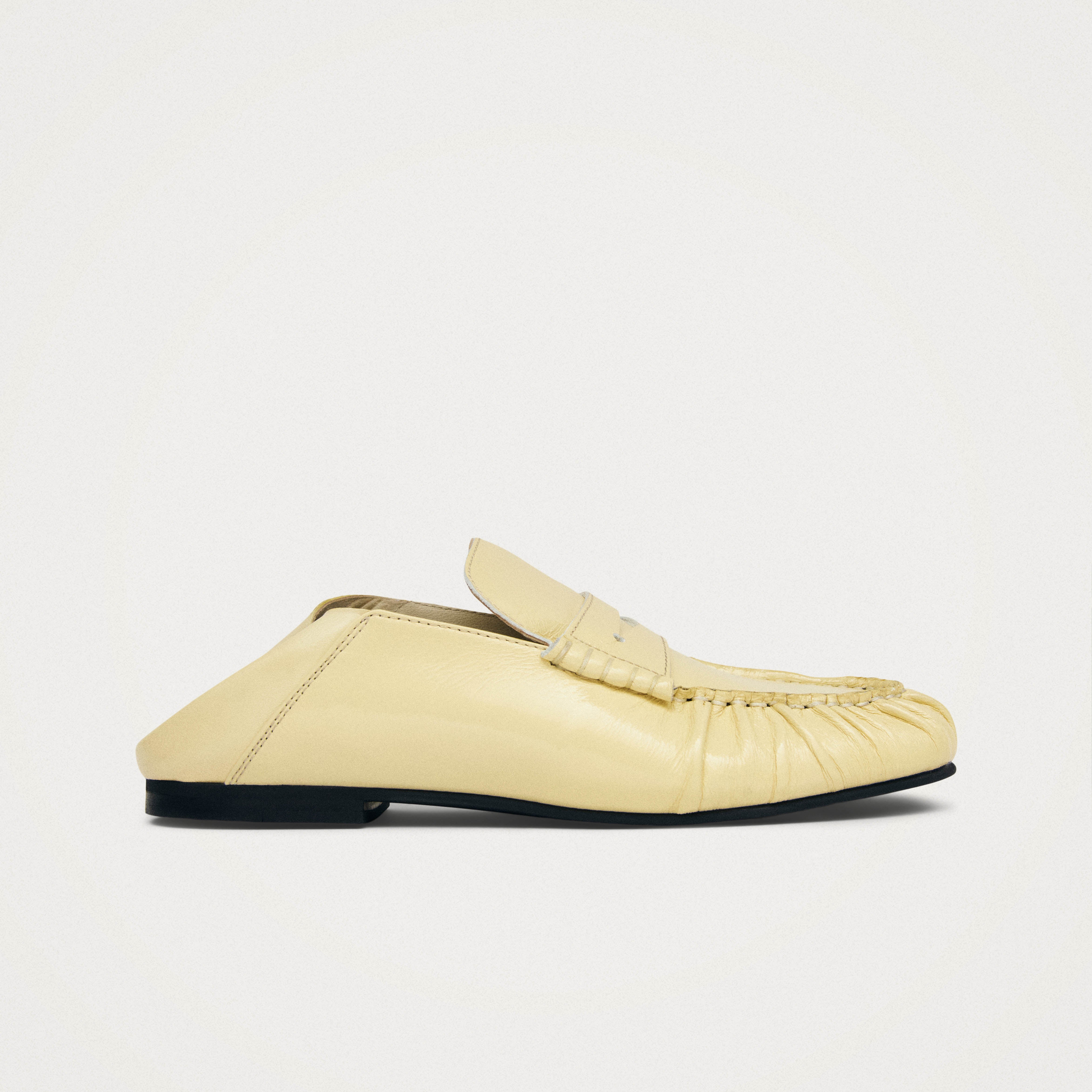 Aven Mule Patent Pale Yellow | ALOHAS