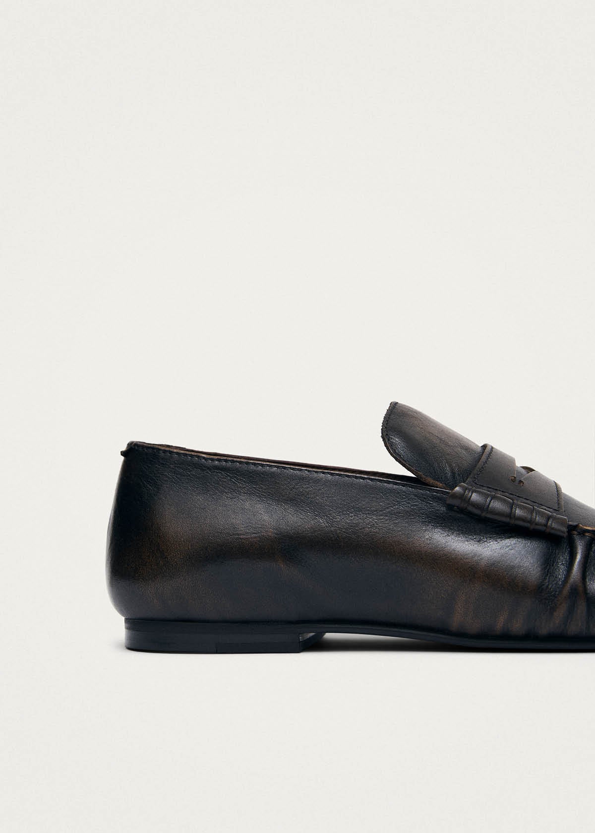 Aven Mocasines de Cuero Color Marrón con Efecto Vintage