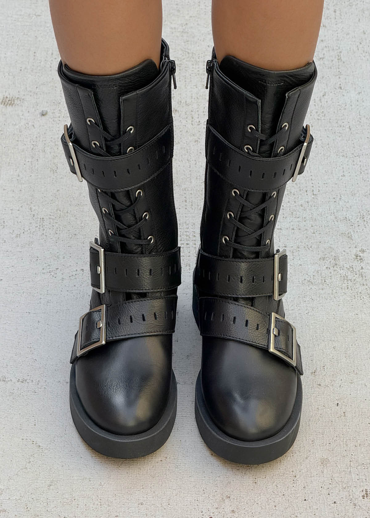 Avril Botines de Cuero Negro Cepillado