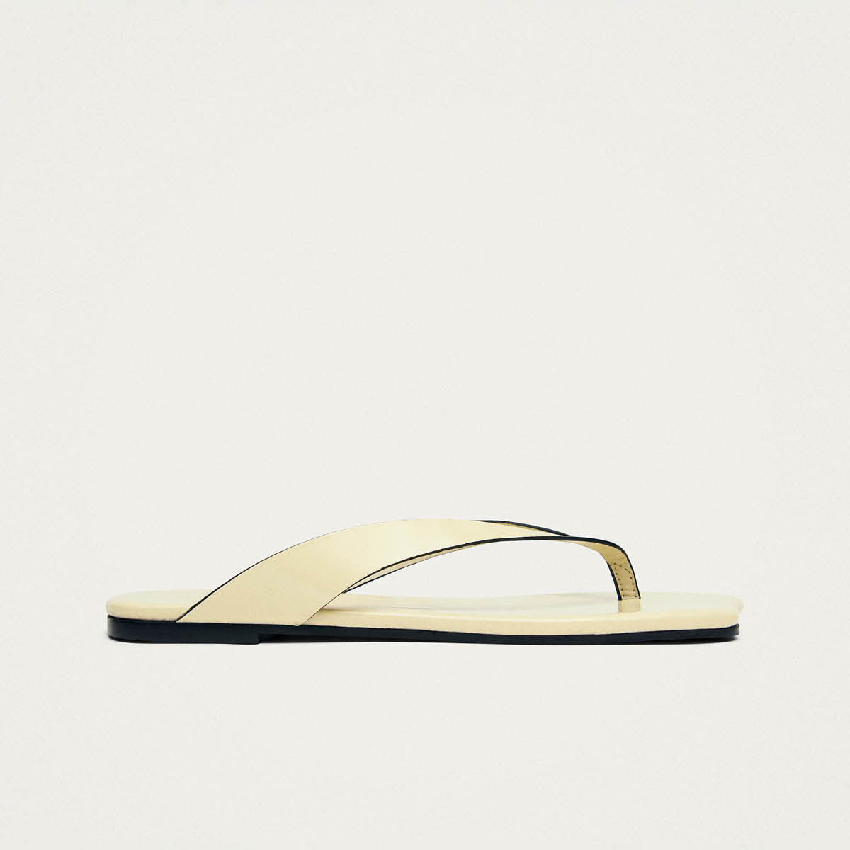 Echo Patente Creme-Leder Sandalen