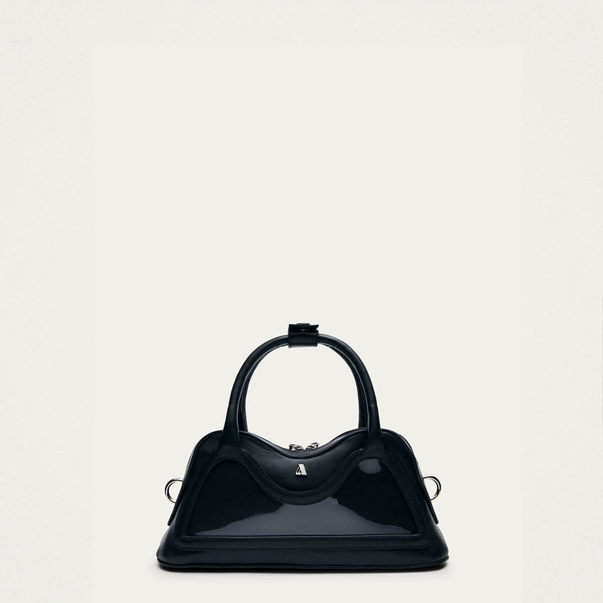 Bolso pequeño Hilma de vinilo negro y cuero
