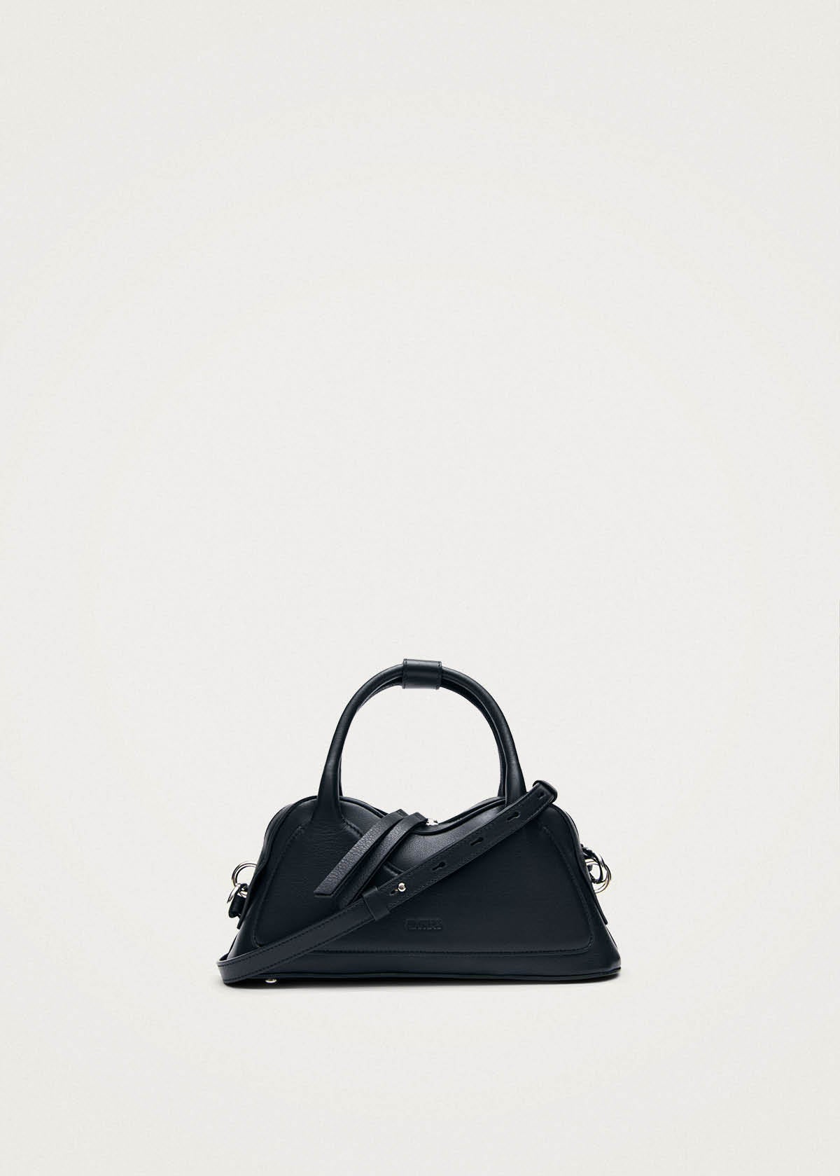 Bolso pequeño Hilma de vinilo negro y cuero