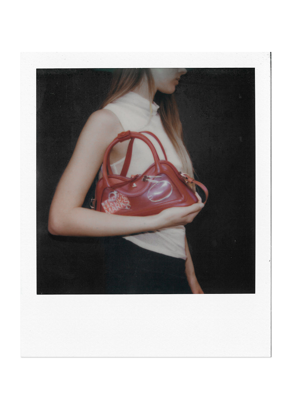 Bolso pequeño Hilma de vinilo rojo con cuero