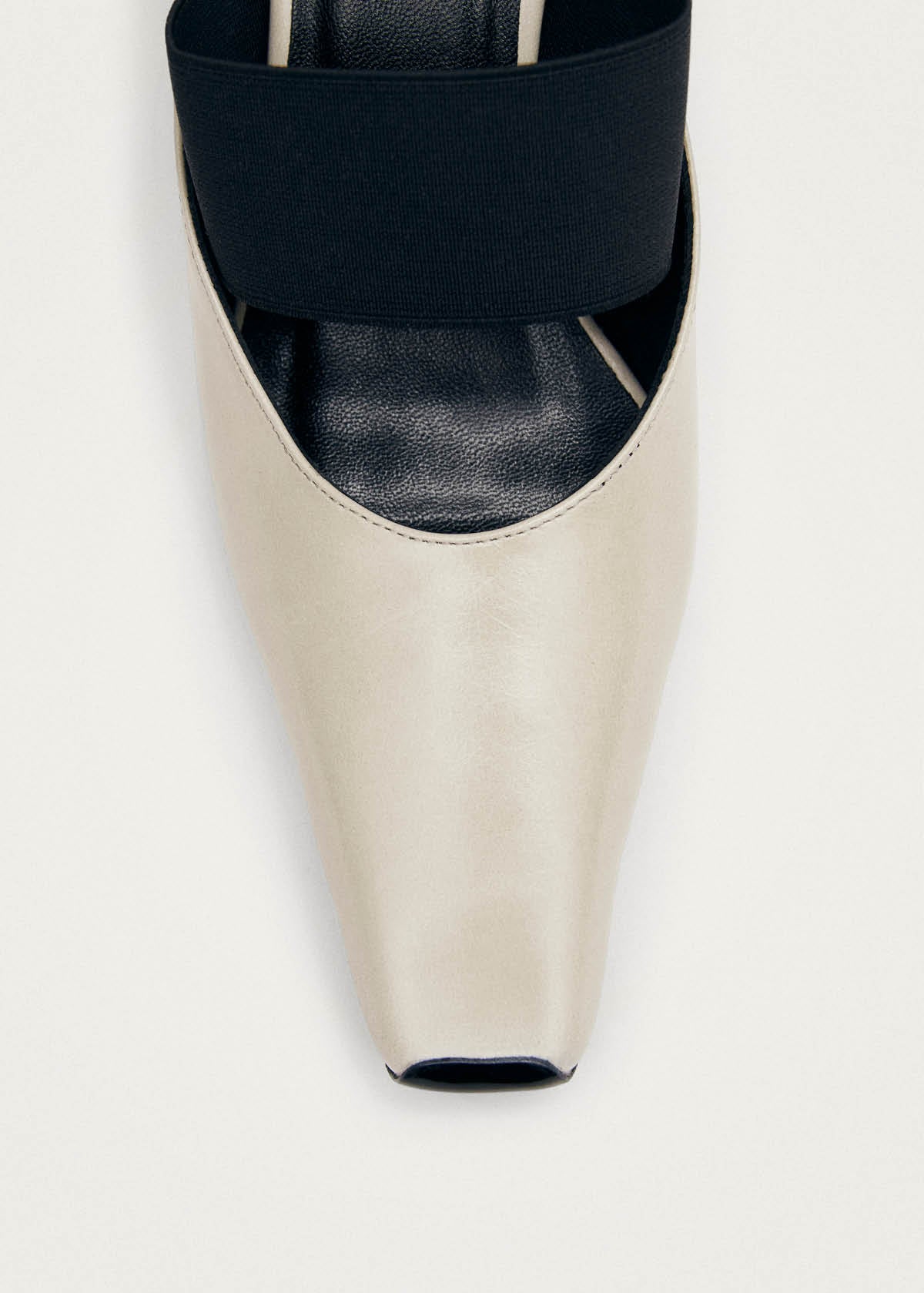 Lokahi Rift Tacones de Cuero Color Crema