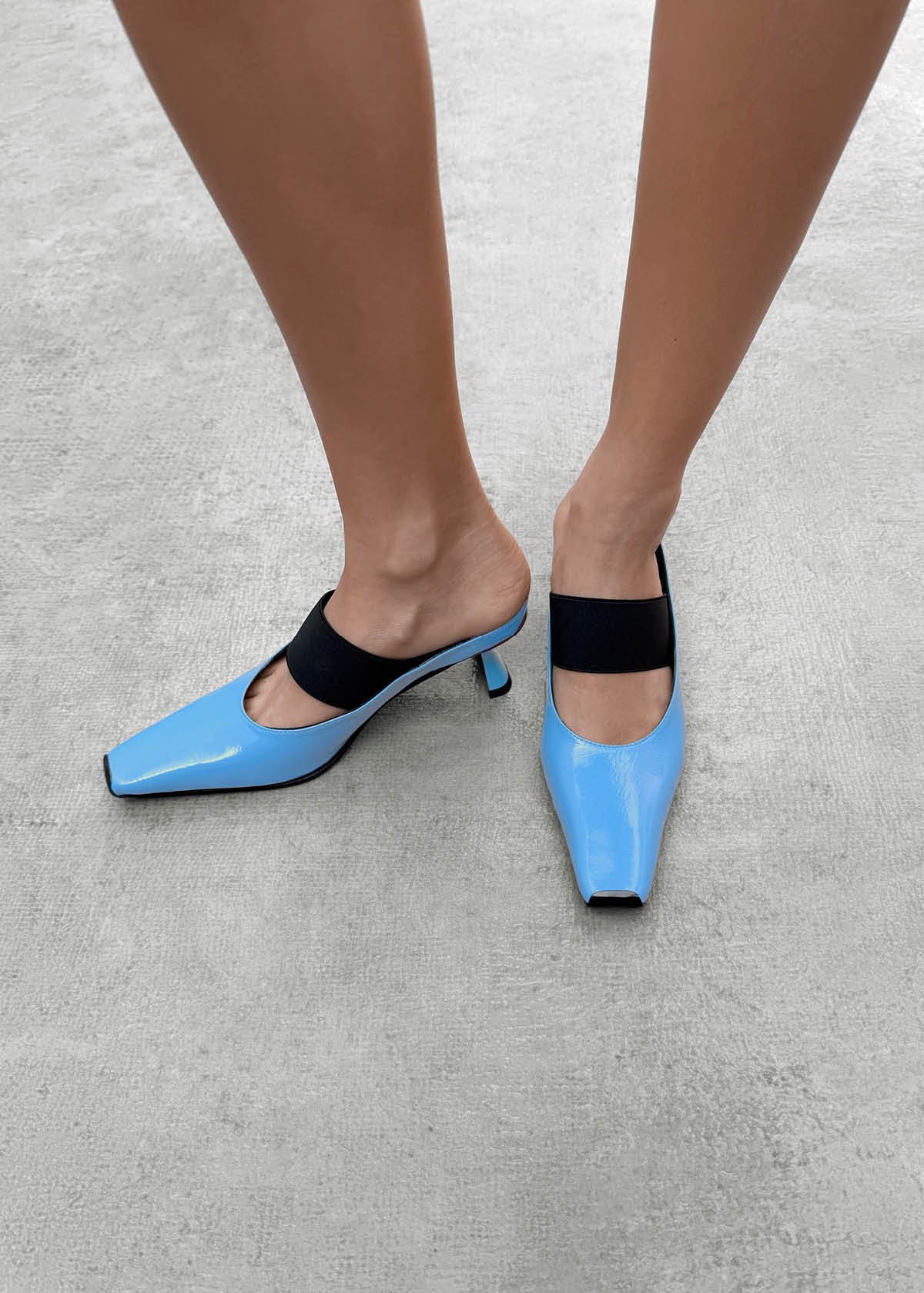 Lokahi Tacones de Cuero Color Azul Charol