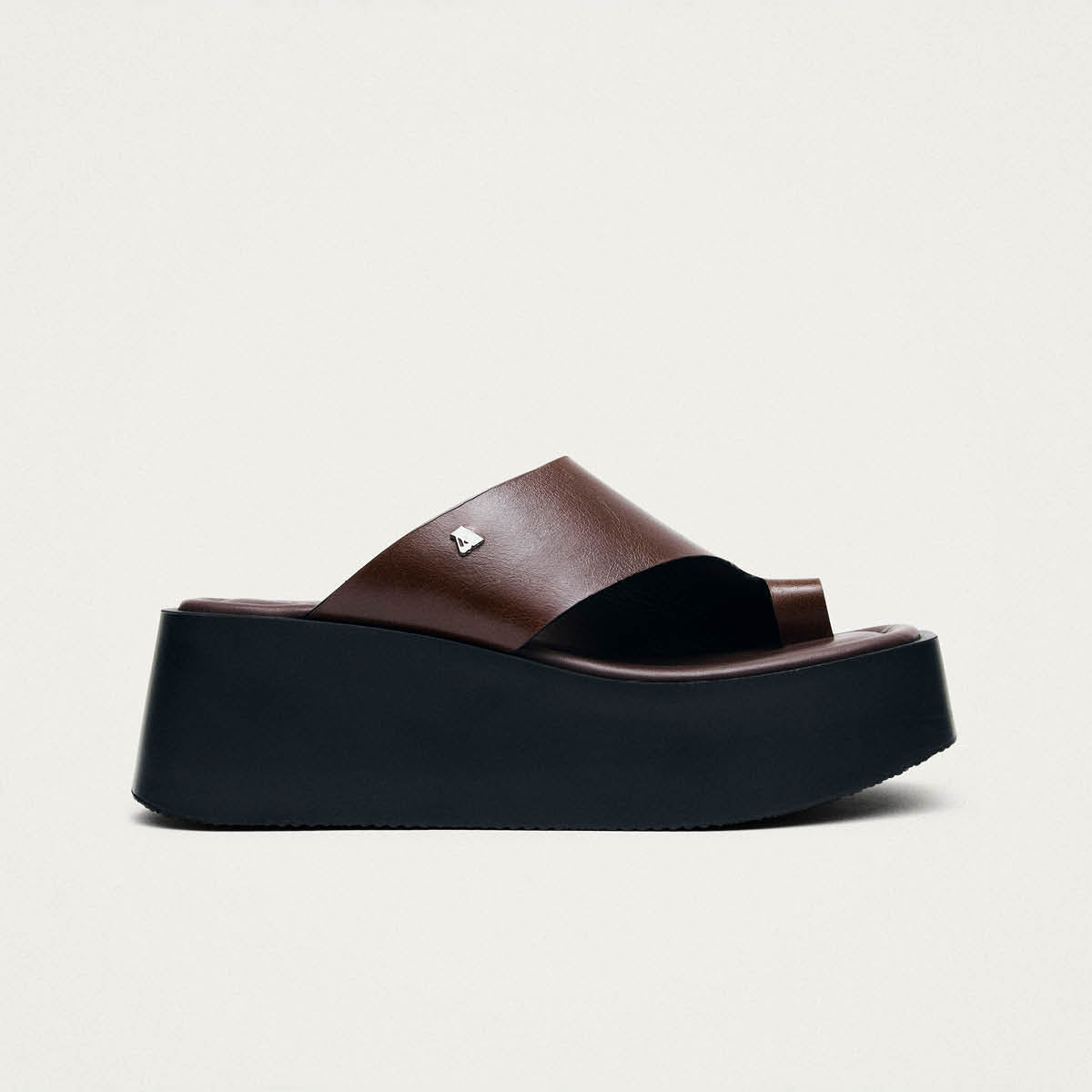 Nova Rift Brown Leather Sandals