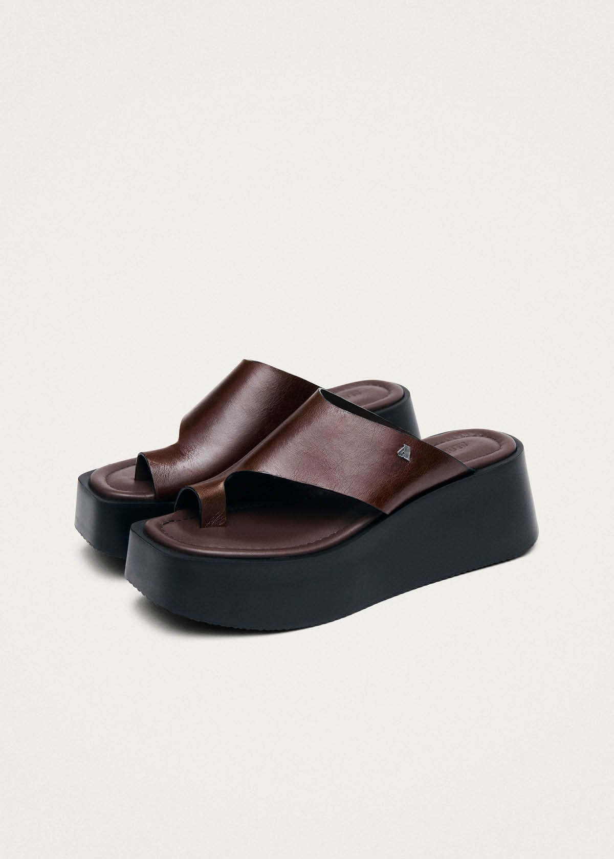 Nova Rift Brown Leather Sandals