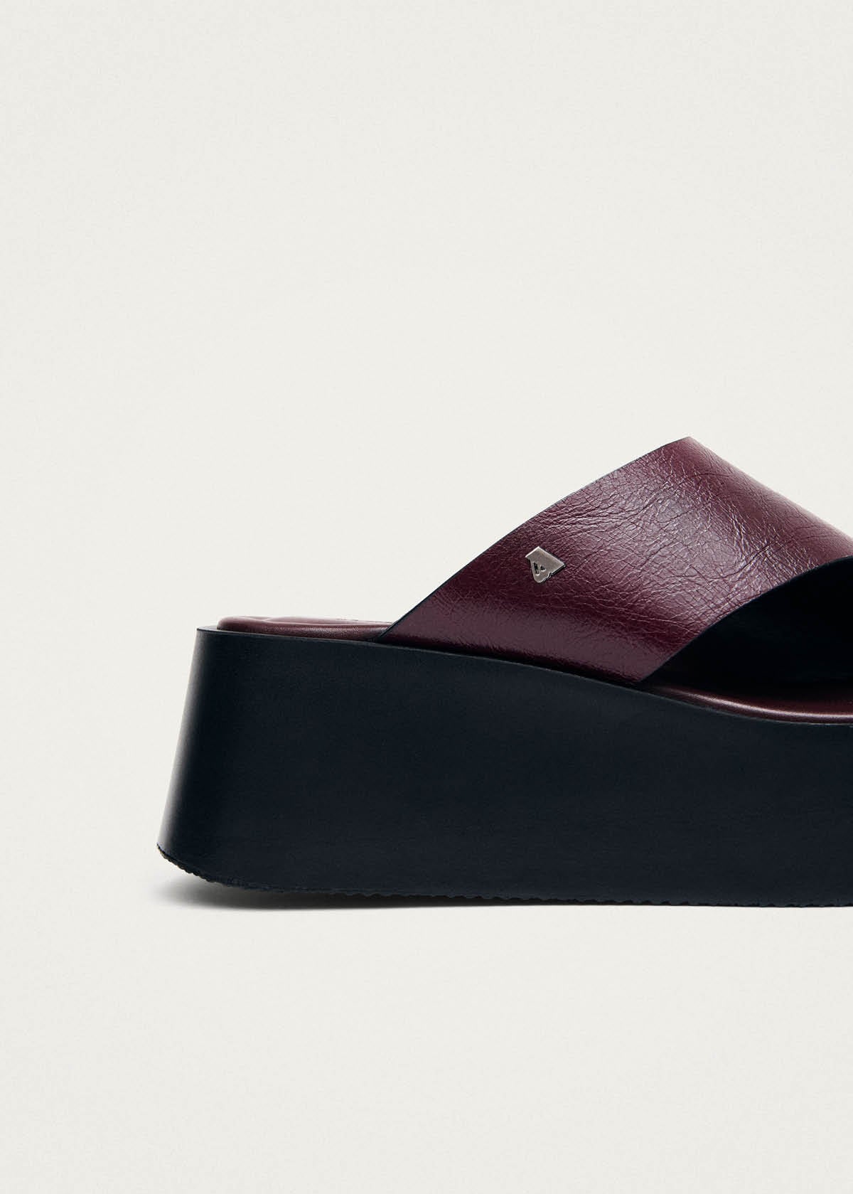 Nova Rift Burgundy Leather Sandals