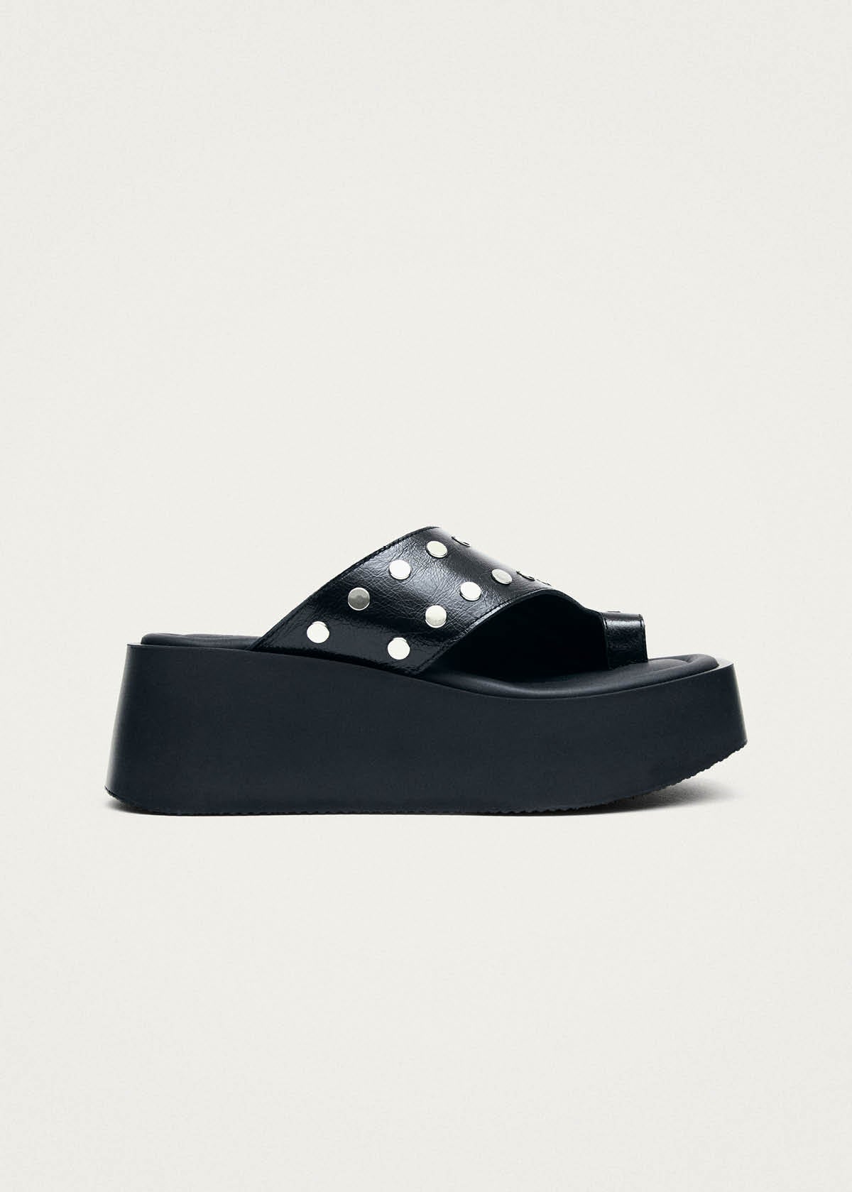 Nova Studs Black | ALOHAS