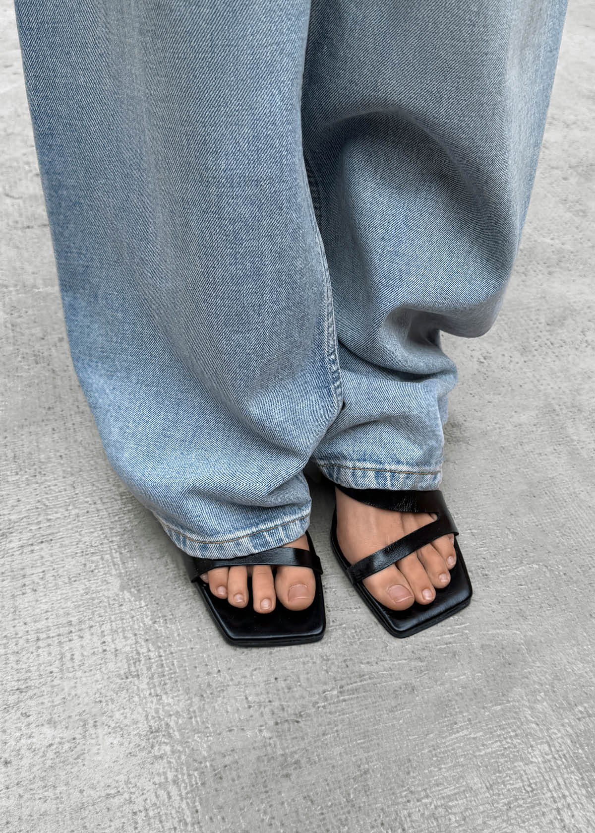 Orielle Rift Sandali in Pelle Nera