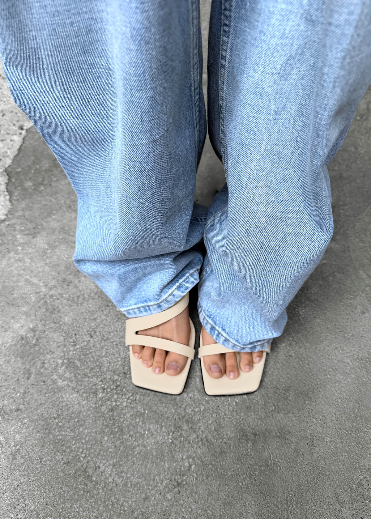 Orielle Rift Creme-Leder Sandalen