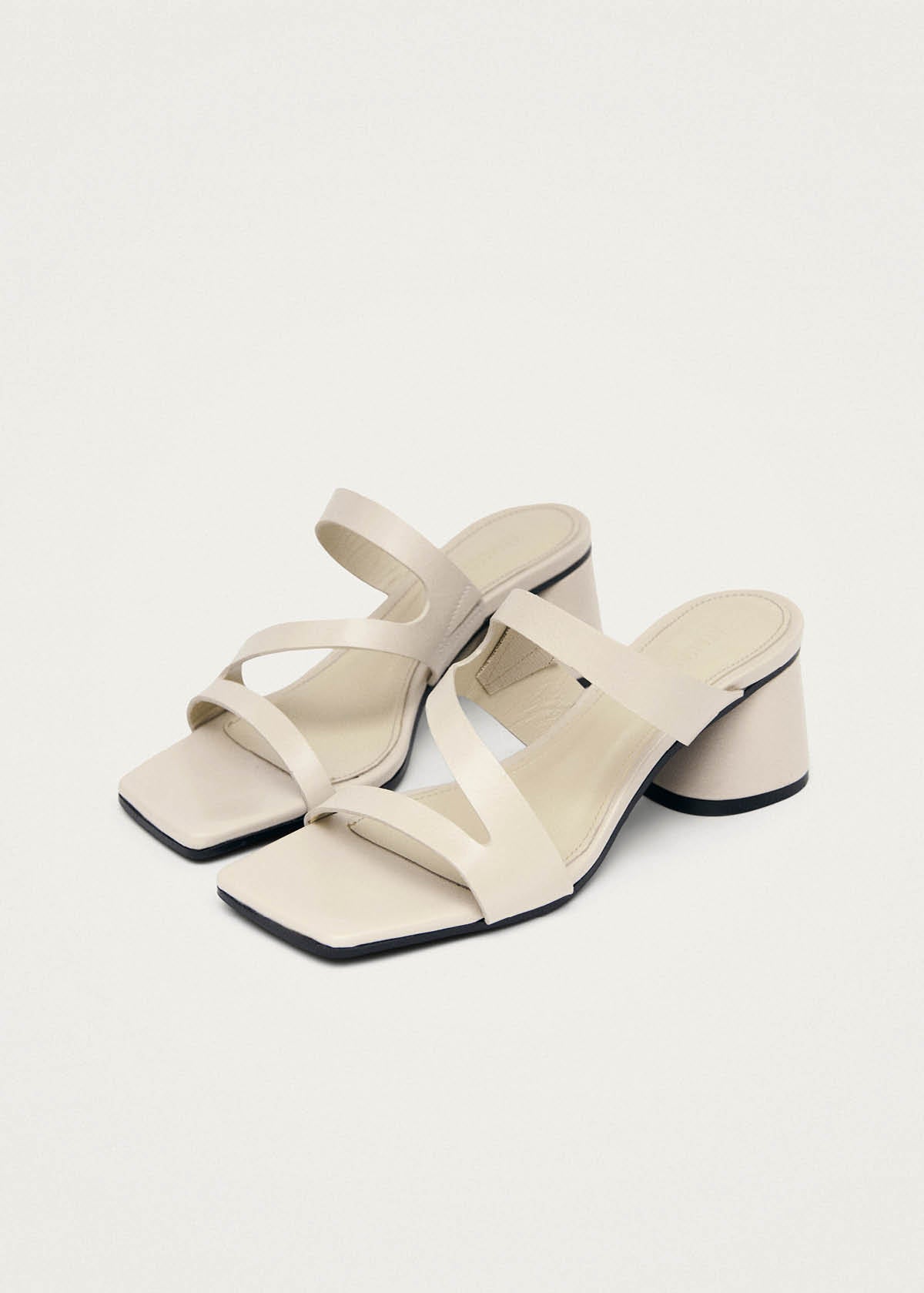 Orielle Rift Creme-Leder Sandalen