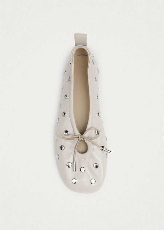 Rosalind Ballerinas aus cremefarbenem Leder mit Nieten-image