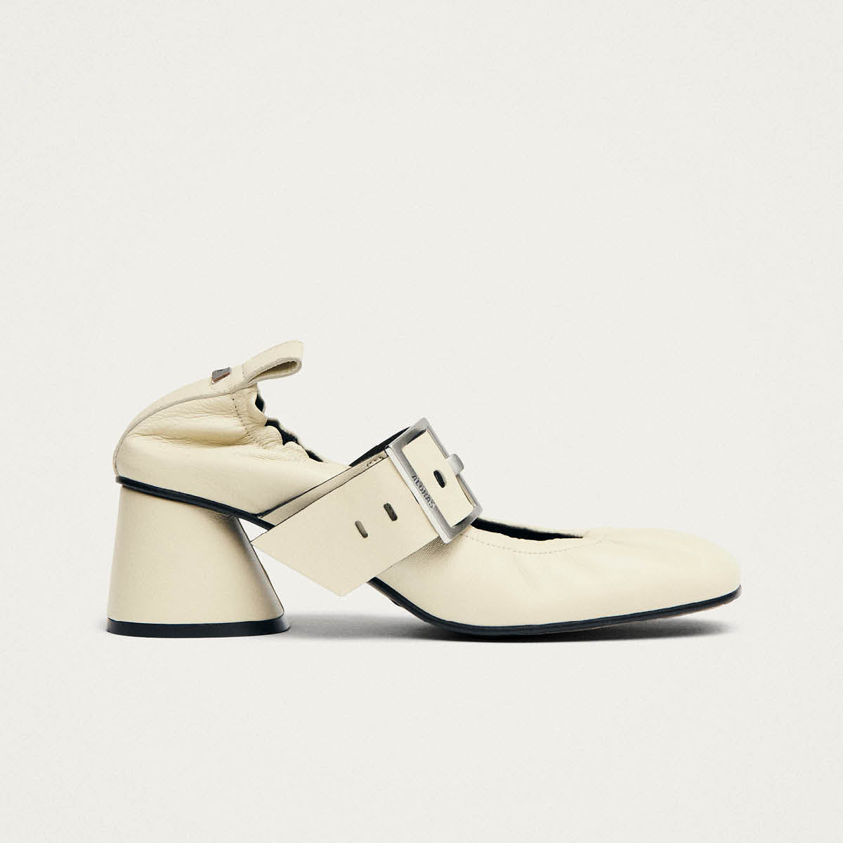 Rowena Cremefarbene Leder Pumps