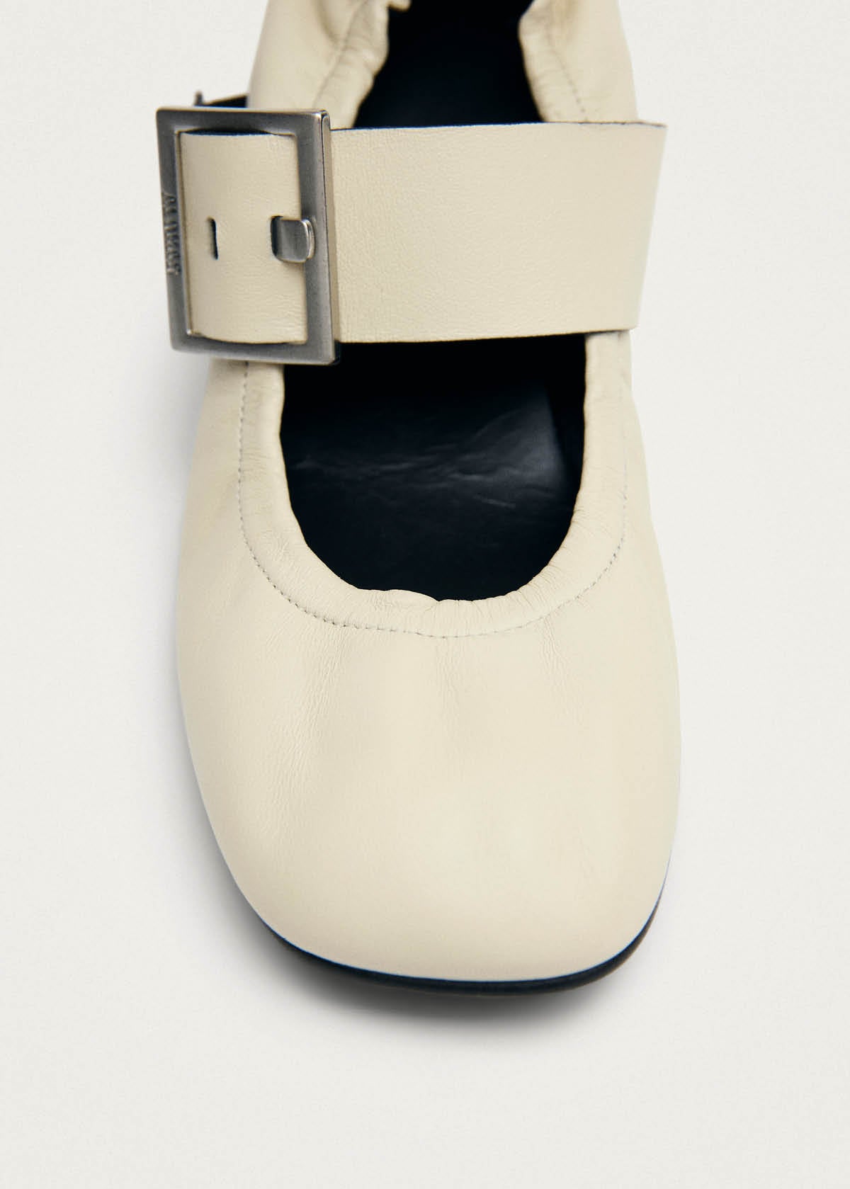 Rowena Cremefarbene Leder Pumps