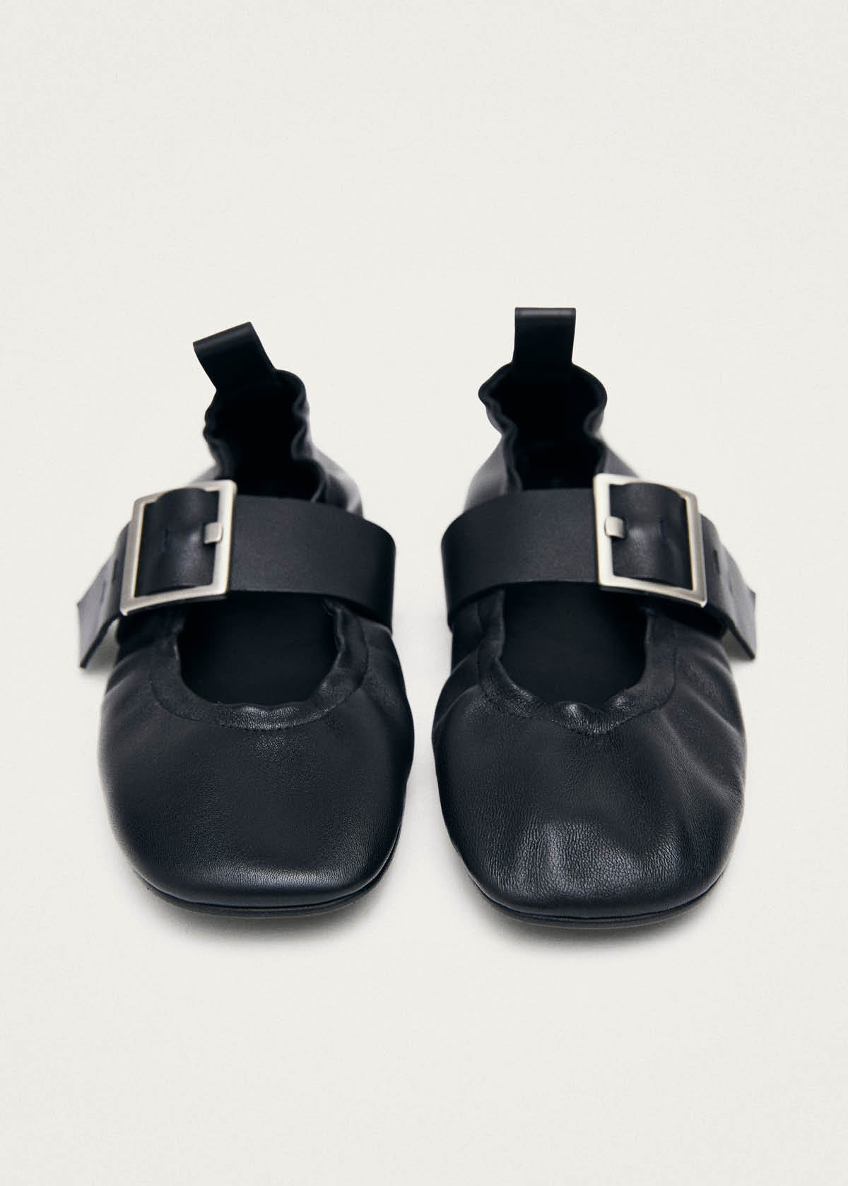 Sarea Schwarze Leder-Ballerinas