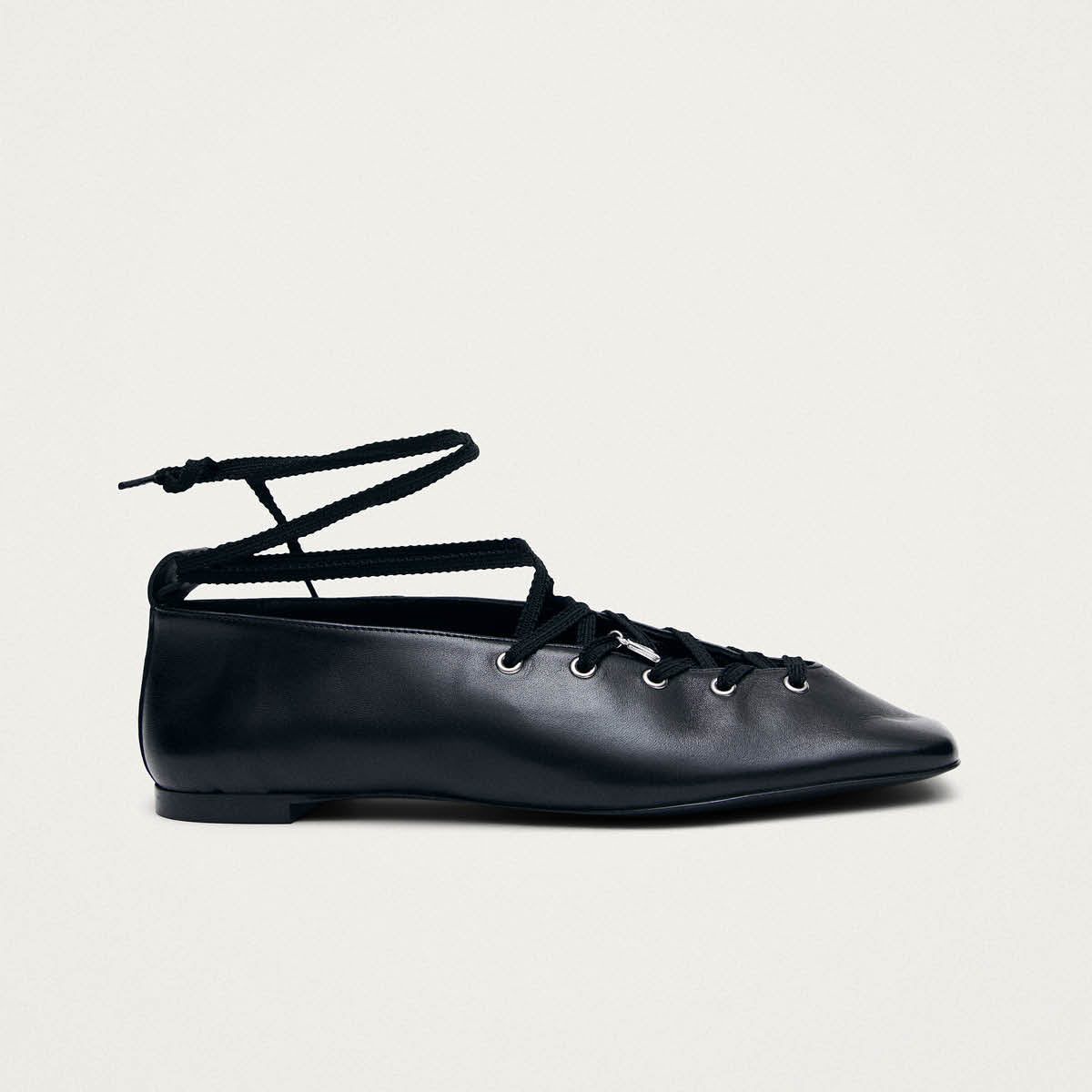 Suna Schwarze Leder-Ballerinas