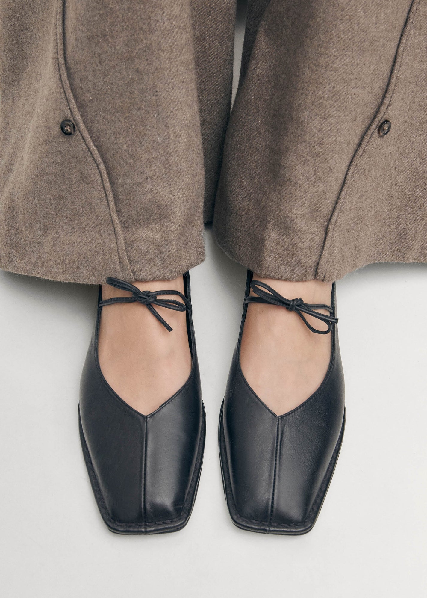 BALLET FLATS IVORY BLACK LAMBSKIN