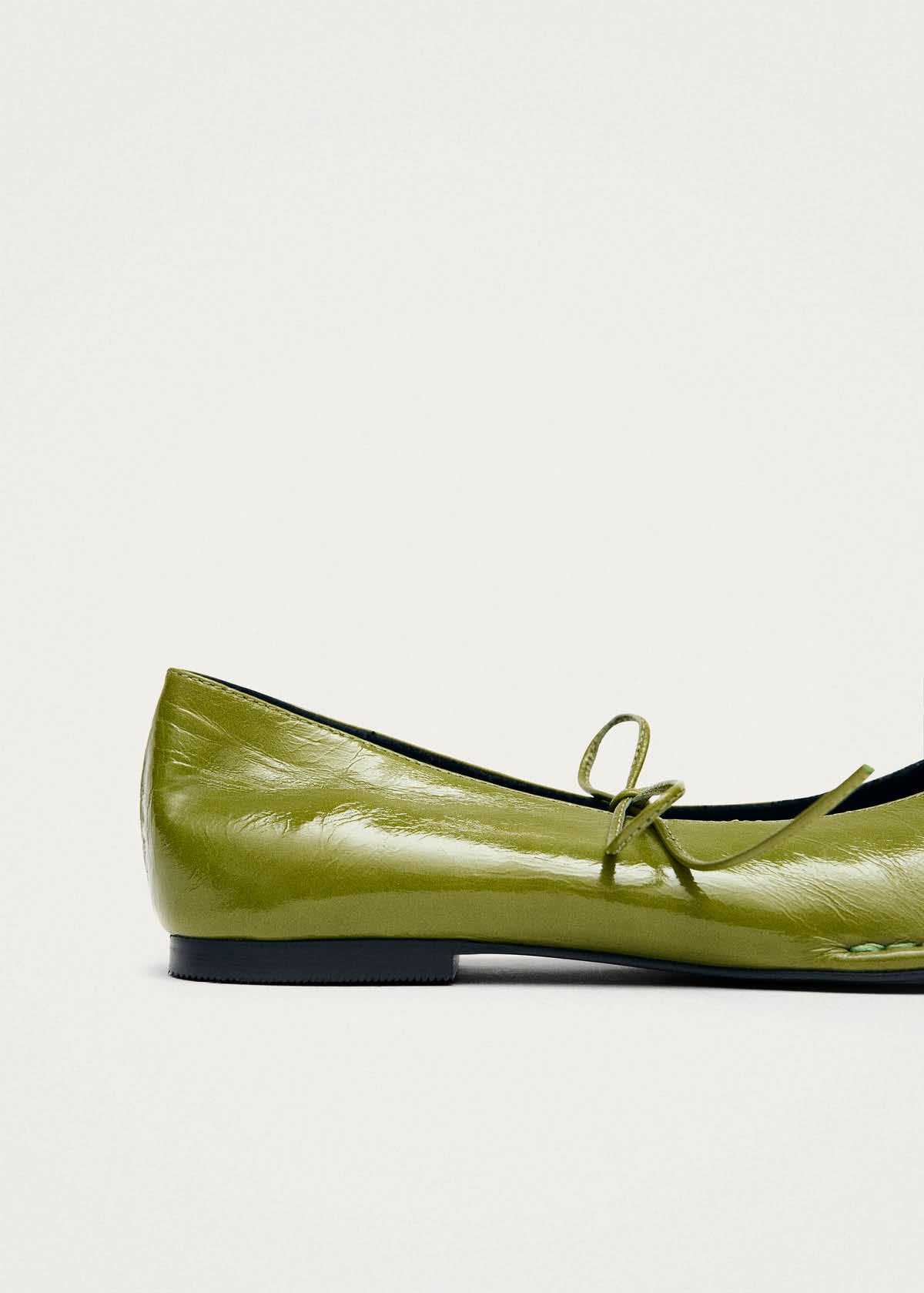 Ballerines en cuir vert breveté Sway