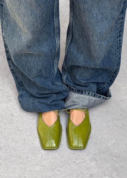 Ballerines en cuir vert breveté Sway-image