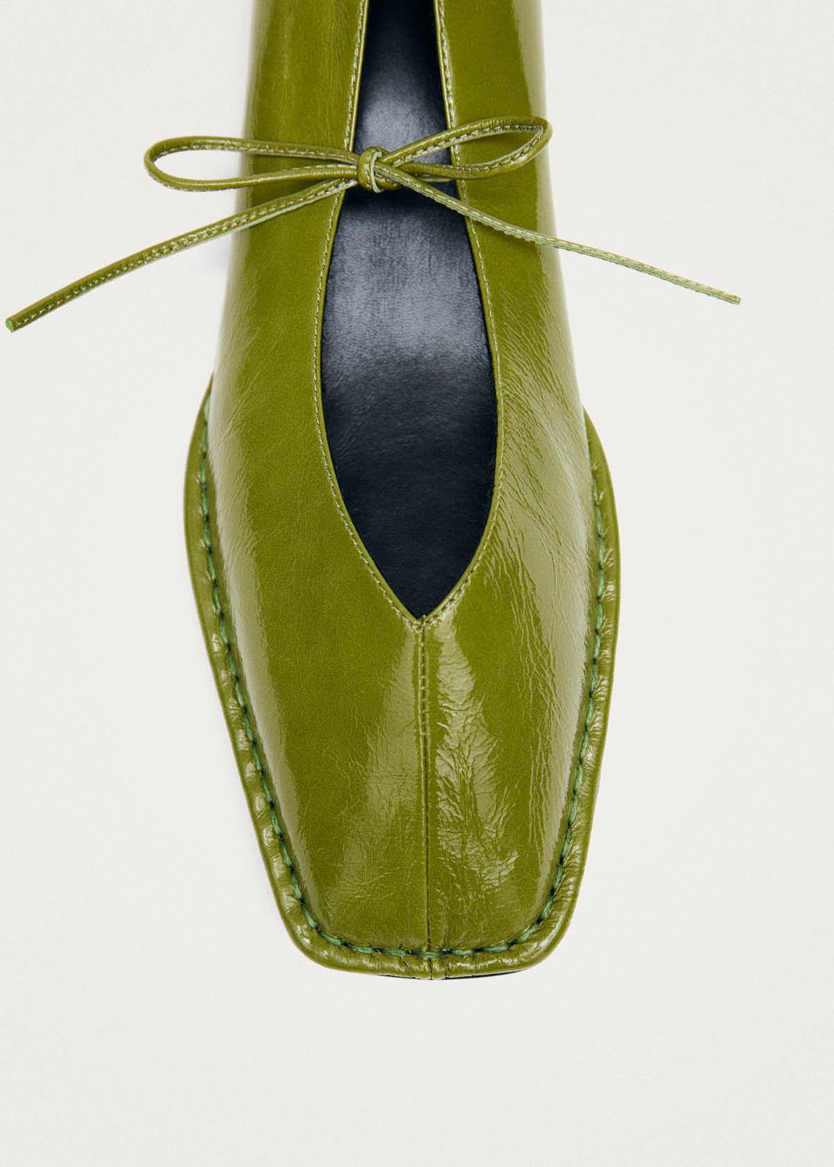 Ballerines en cuir vert breveté Sway