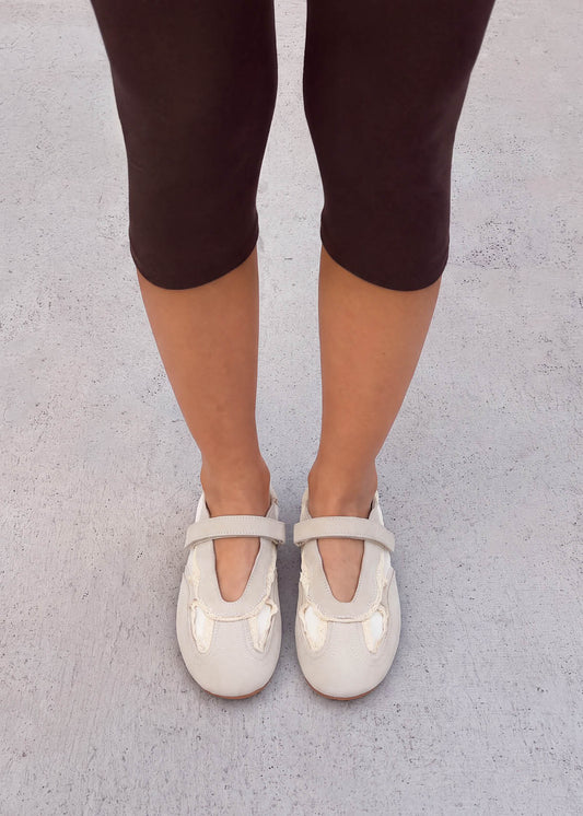 Zapatillas de cuero crema con crochet Meryl Tb.027-image