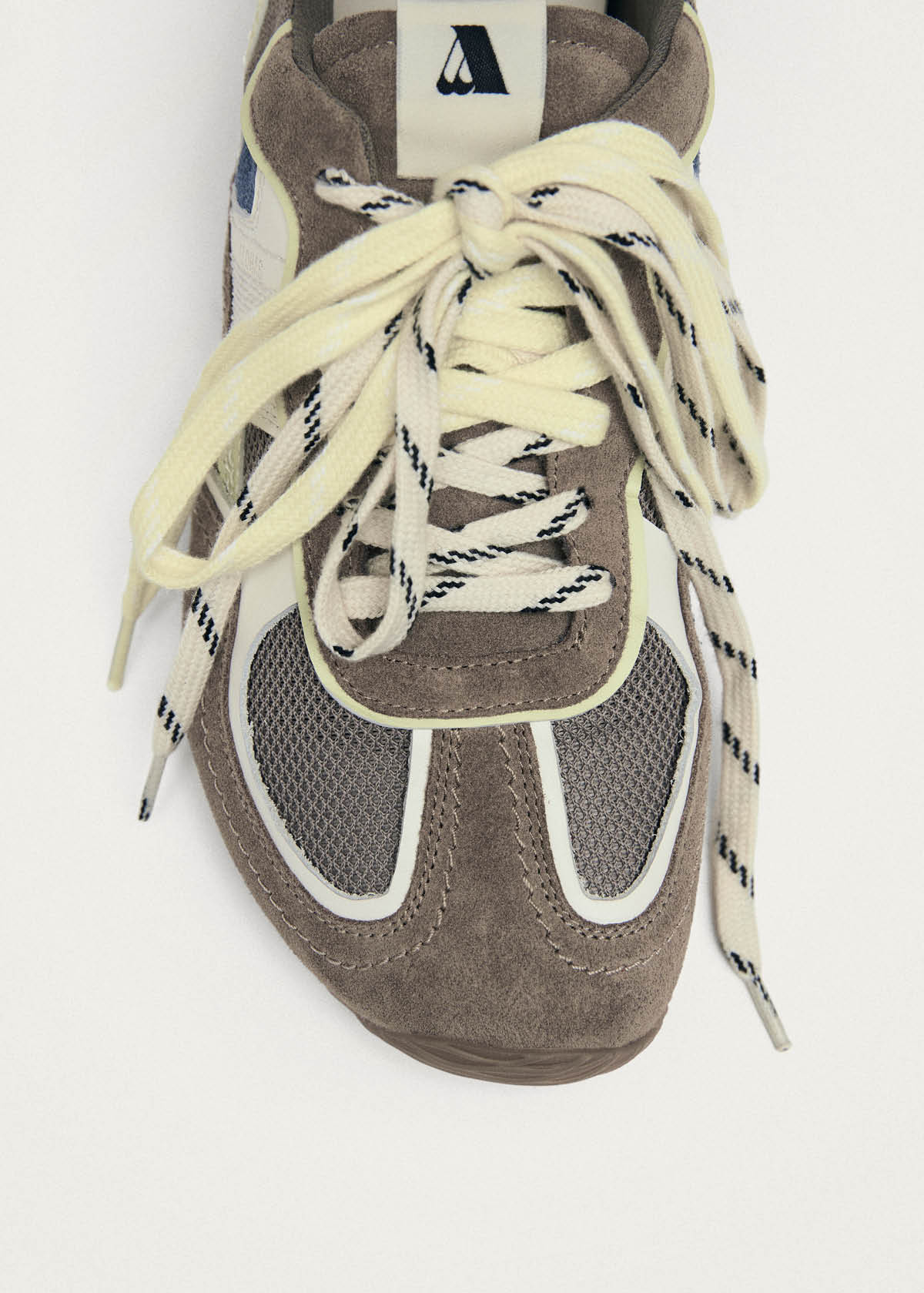 Tb.33 Taupe Leather Sneakers
