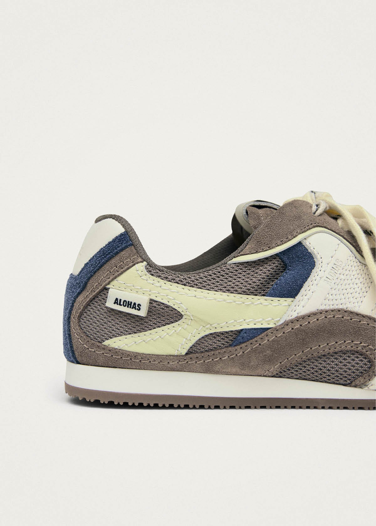 Tb.33 Taupe Leather Sneakers