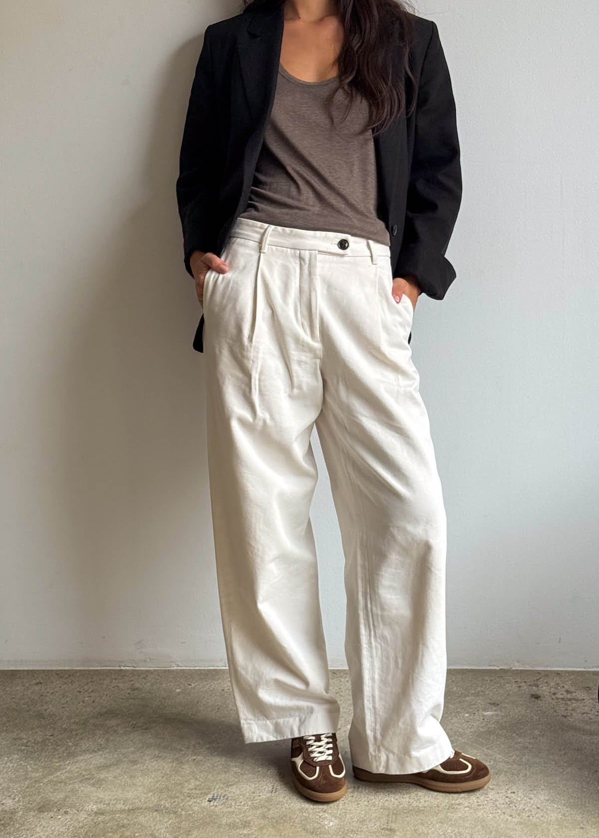 Tb.490 Zapatillas de Cuero Color Cocoa y Blanco