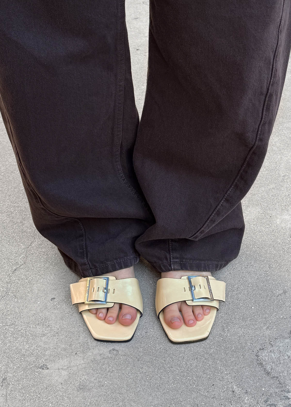 Vent Patent Creme-Leder Sandalen